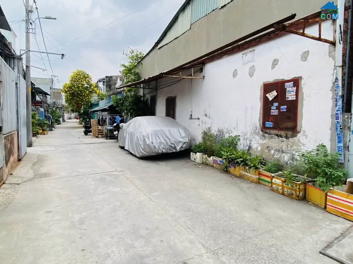 Ảnh Chủ cần tiền xoay vốn bán lại lô đất gần khu công nghiệp tân tạo giá 960 Triệu 0