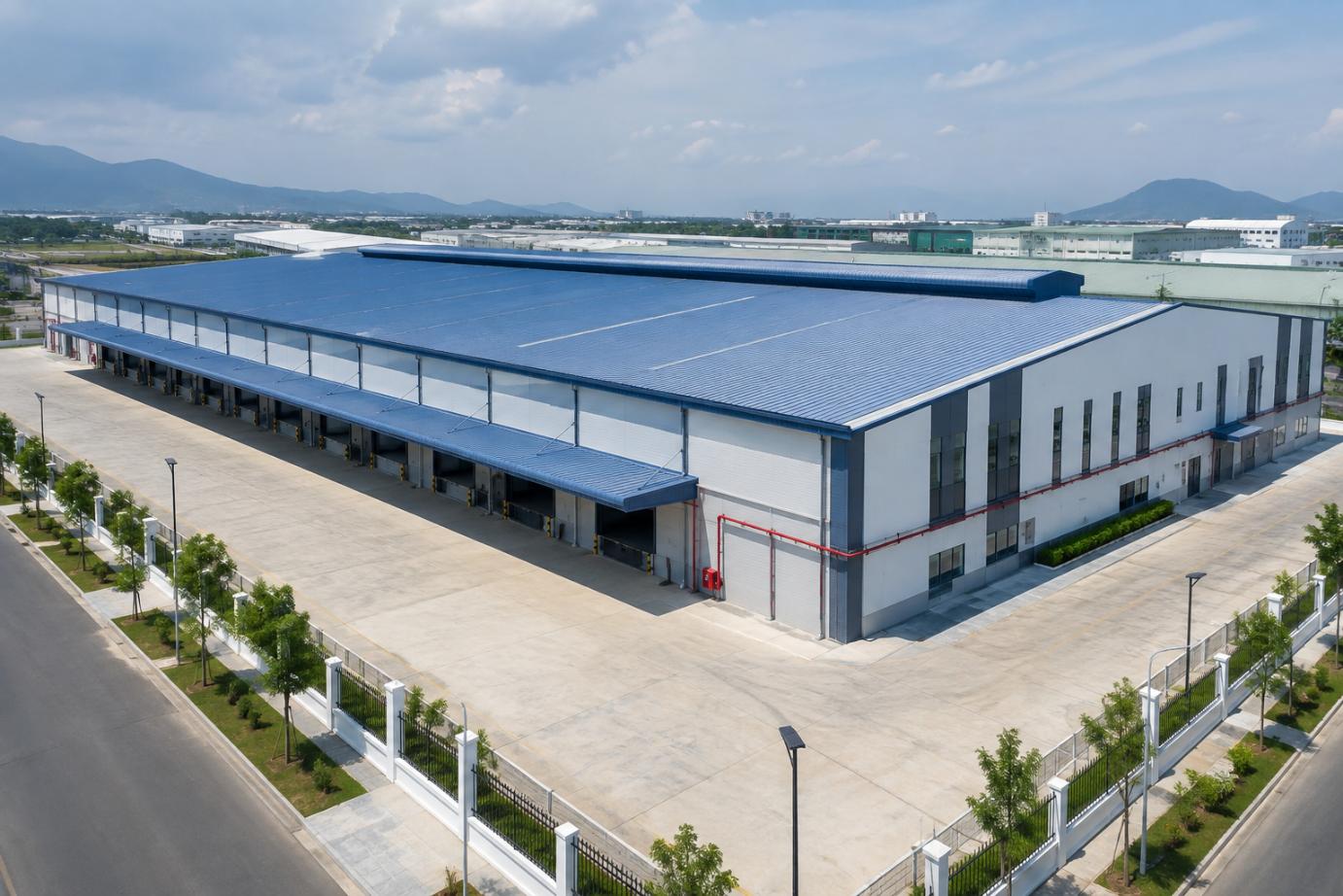 Ảnh Cho Thuê Nhà Kho 5000M2 Mới Xây Trong KCN Hoà Khánh. Sẵn Pccc, Giá Chỉ Có 75K 0
