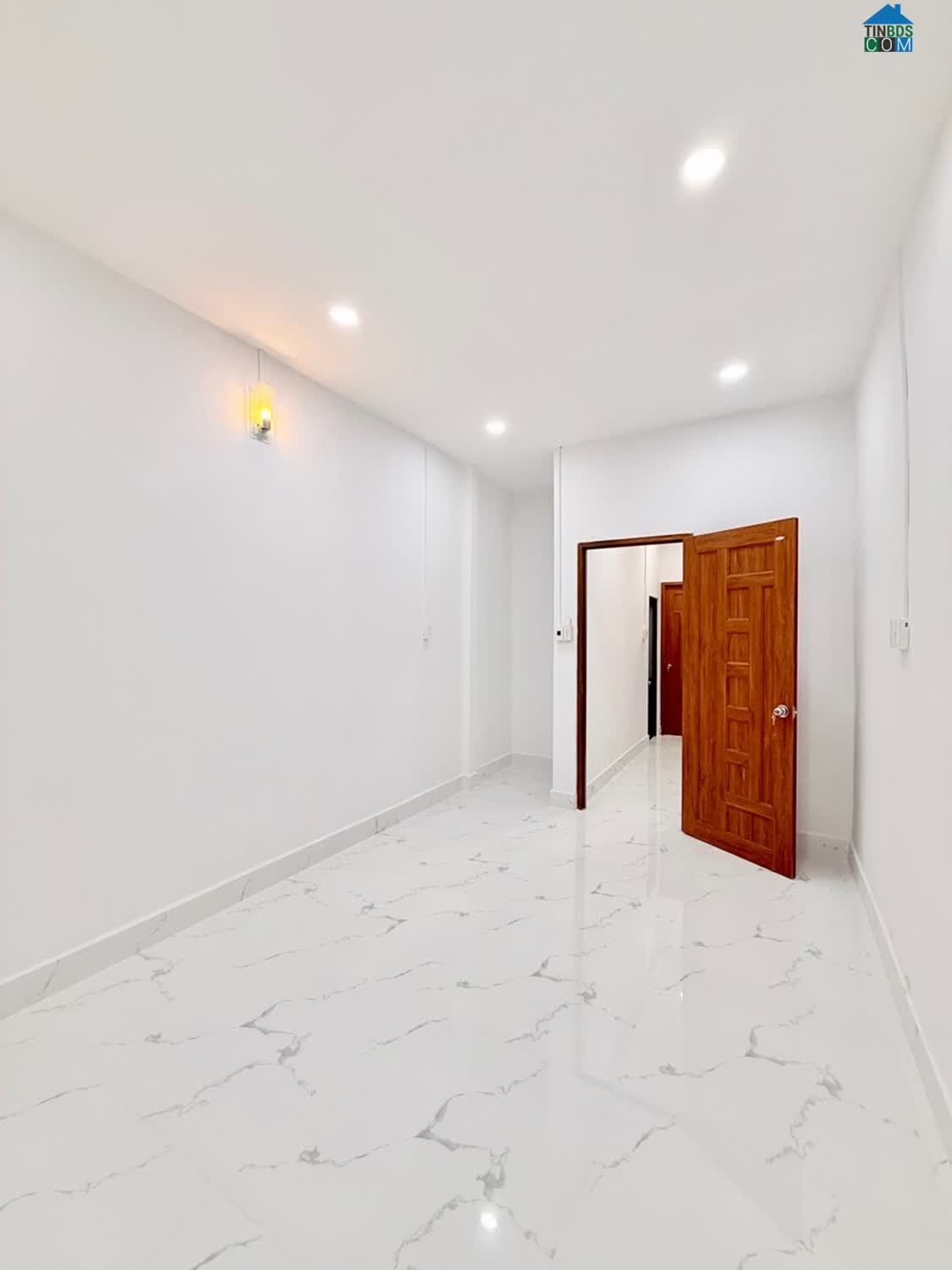 Ảnh Nhà hẻm xe tải, khu VIP Phú Nhuận, một sẹc ra mặt tiền Huỳnh Văn Bánh, giá siêu hời 0