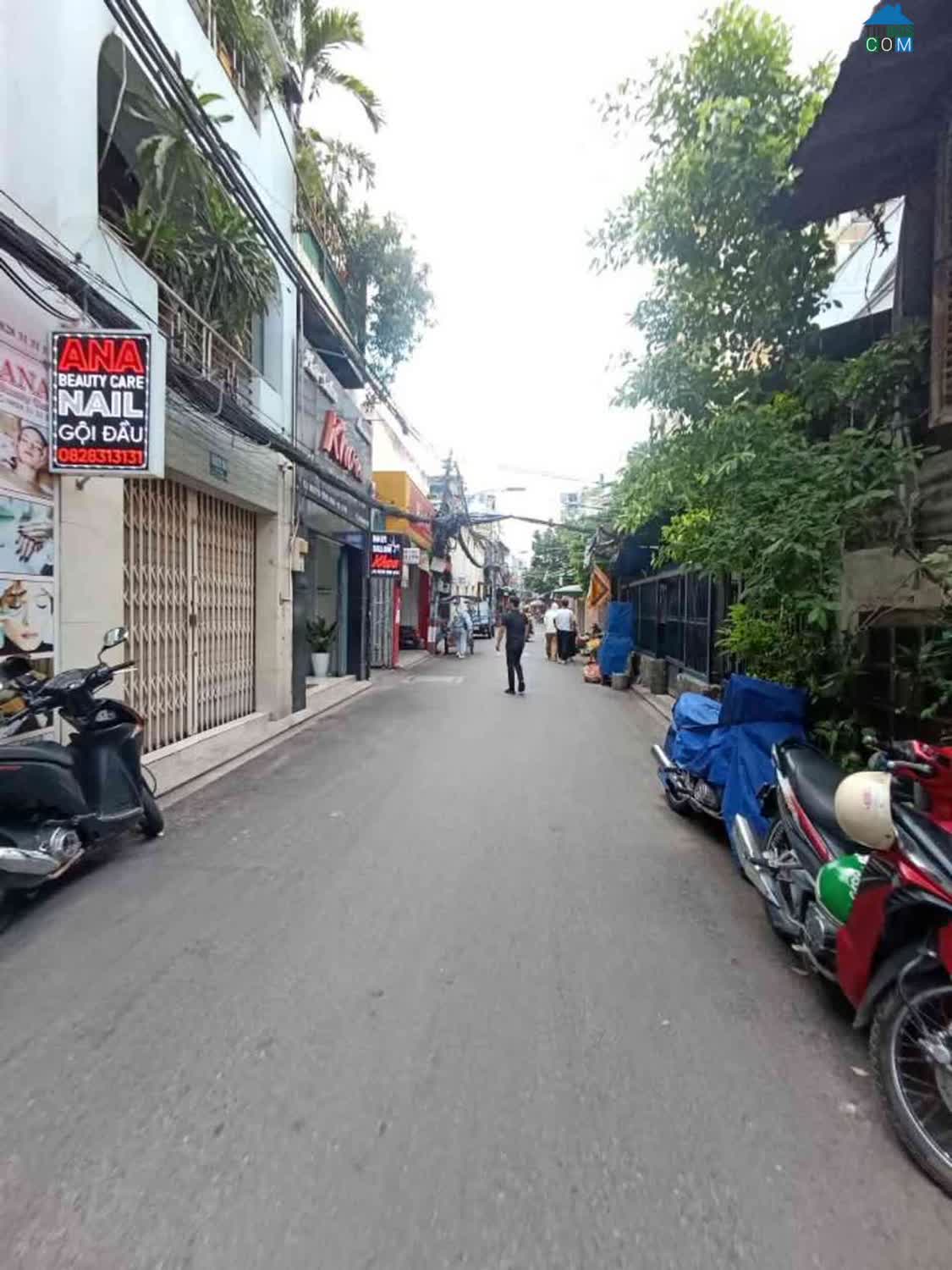 Ảnh Nhà đẹp quận Phú Nhuận, góc 3 mặt tiền, có sân trước nhà, giá cực tốt 0