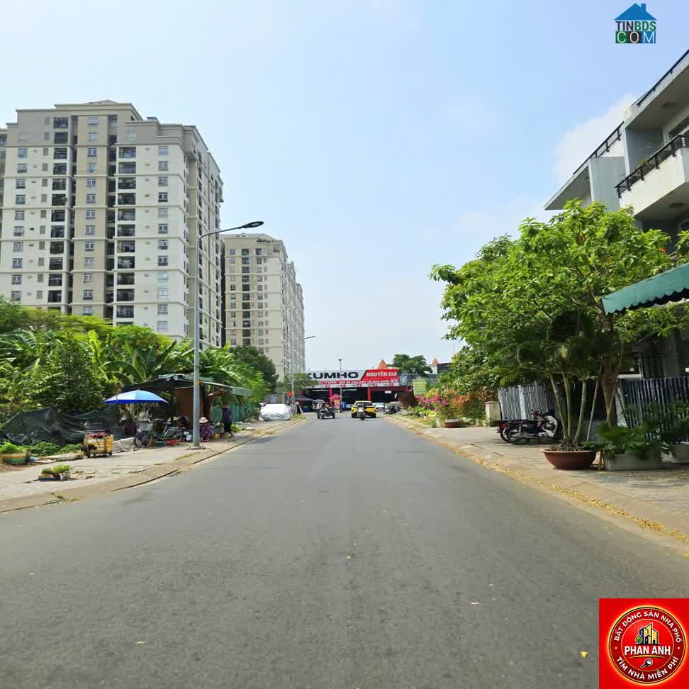 Ảnh Mặt tiền đường 16m có vỉa hè sát Đỗ Xuân Hợp | Nhà Phước Long 3 tầng, với 160m² đất, chưa đến 20 tỏi 0