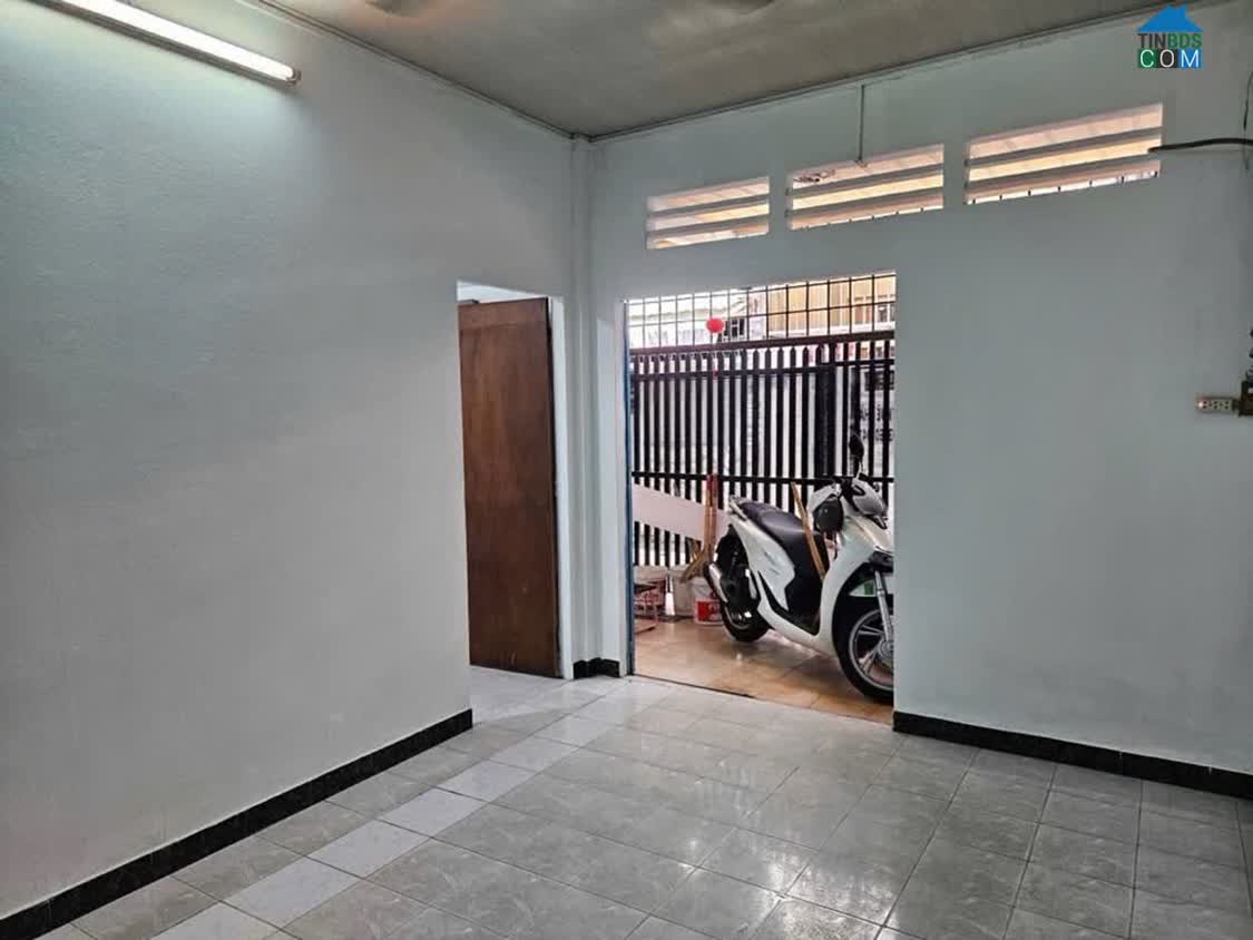 Ảnh Nhà gấp bán trung tâm QUẬN 10, đường TÔ HIẾN THÀNH, Hẻm xe hơi thẳng thông 0