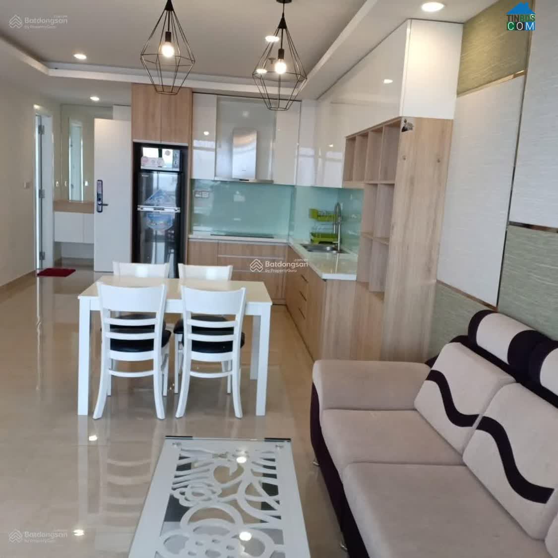 Ảnh Cho thuê căn hộ Quang Nguyễn 244 Nguyễn Hữu Thọ, Đà Nẵng, DT: 75m²,2PN, 2WC phòng khách rộng rãi 0