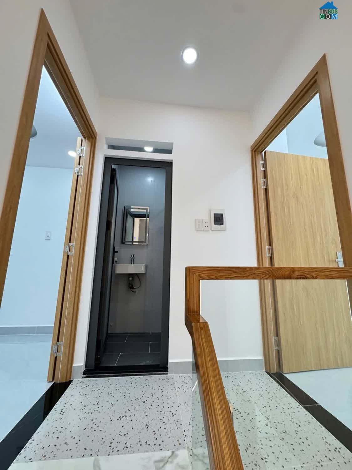 Ảnh Nhà 2 Tầng Kiên Cố Mới Đẹp - Vào Ở Ngay - Tặng Nội Thất Xinh - 40M2 - 4*10m. 0