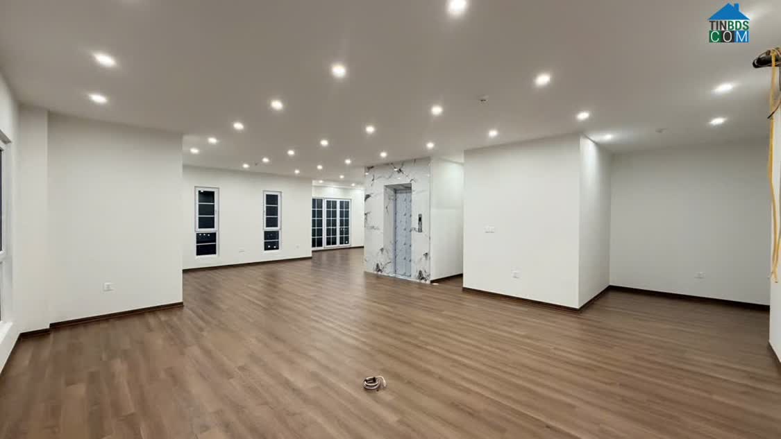 Ảnh Cho thuê lô góc 5 tầng 105m2 mặt hồ và công viên phố Thuận An,Trâu Quỳ,Gia Lâm 0