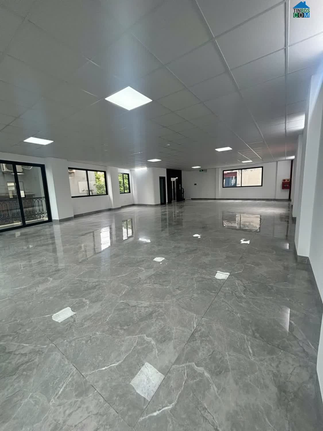Ảnh Tòa Building Lô Góc Phố Hồng Tiến 145m, 10t, Mt8m, Dòng Tiền Khủng, Gần Cầu Trần Hưng Đạo. 0