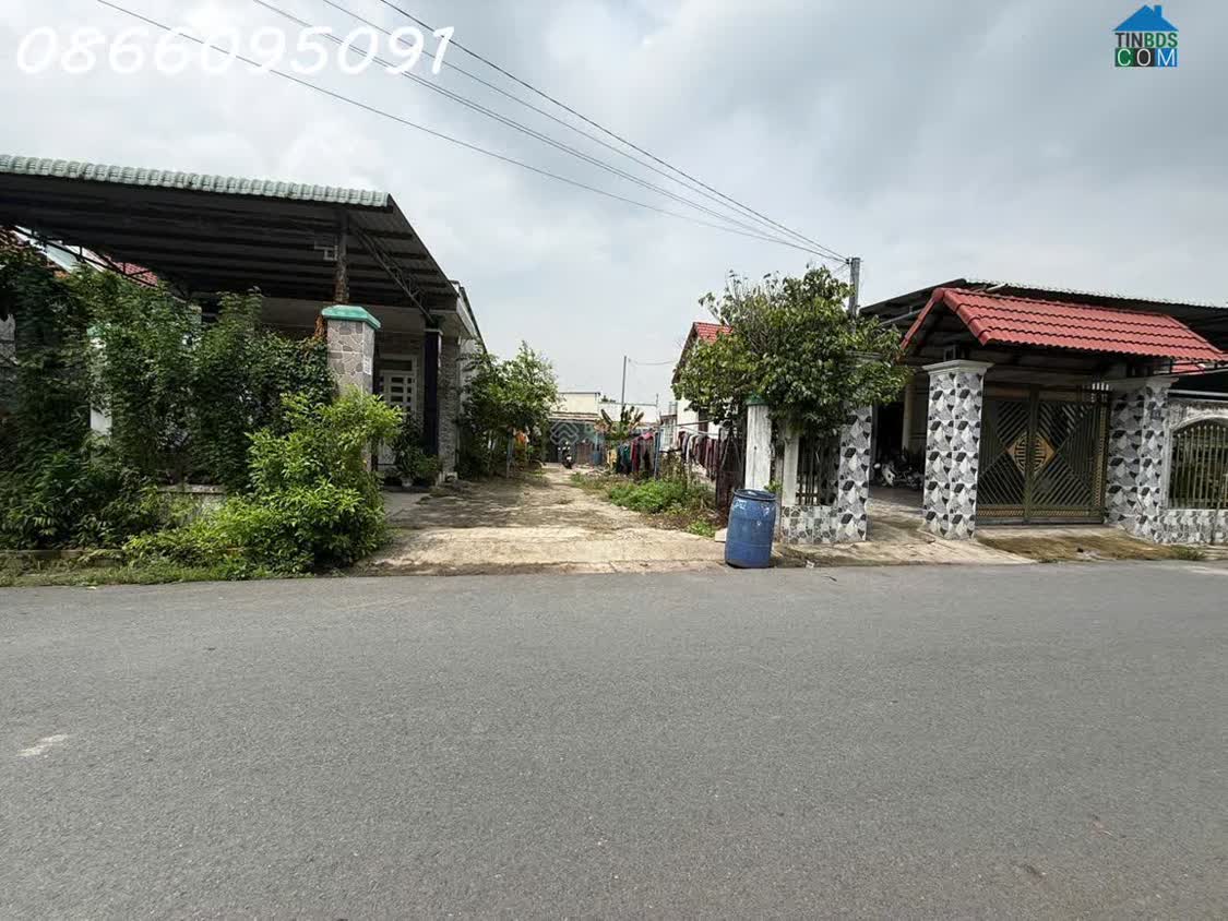 Ảnh Hàng hiếm, bán đất tặng nhà cấp 4 đường Chánh Phú Hòa 045, 120m2, 2,8 tỷ 0