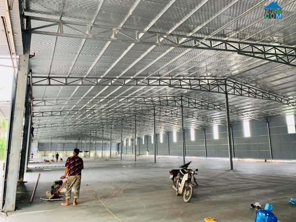 Ảnh Cho thuê kho 1700m² khu vực Cầu Diễn, Hà Nội, Trục QL32 0