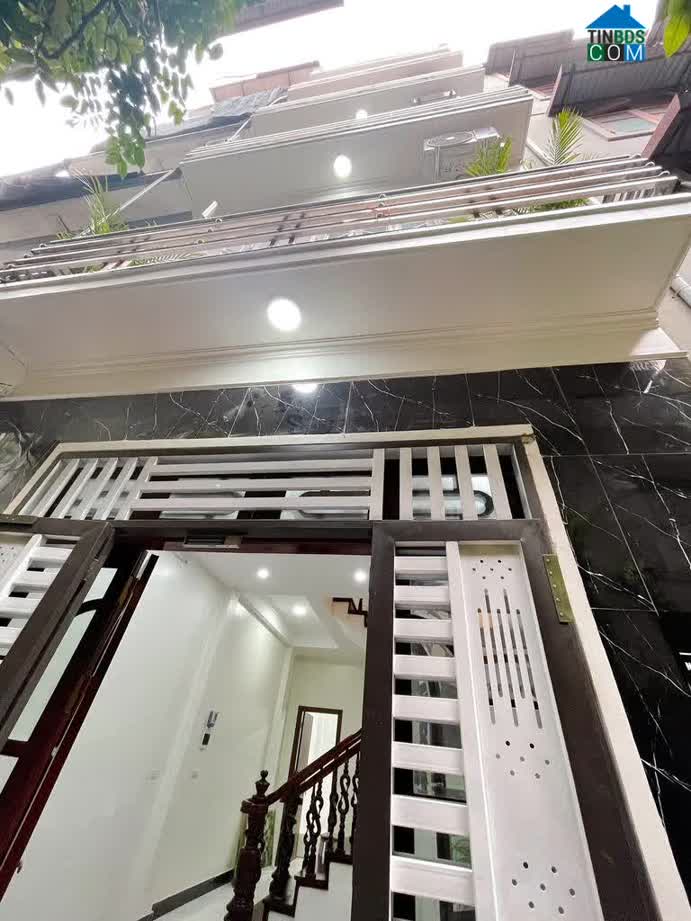 Ảnh Bán GẤP nhà Tôn Thất Tùng, 40m2, 5 tầng, 9 ngủ, chỉ 5.99 tỷ. 0