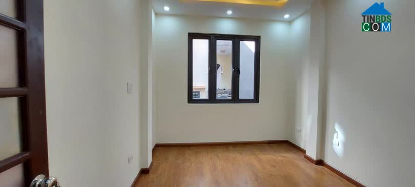 Ảnh Cần bán nhà Cầu Giấy 35m, 4 tầng, nhà MỚI thoáng trước sau, an ninh tốt. Giá chỉ 4 tỷ rưỡi 0