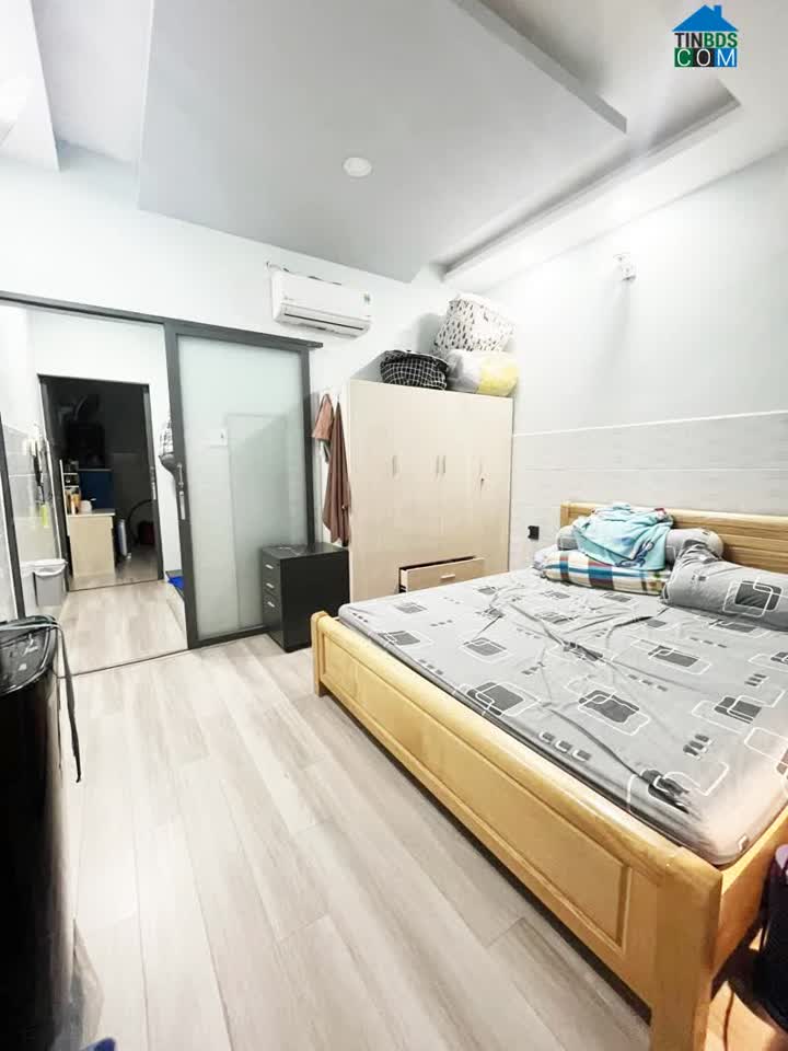 Ảnh Nhỉnh 4 tỷ có nhà 3 tầng 42m2, hẻm xe hơi thông, Lạc Long Quân Tân Bình 0