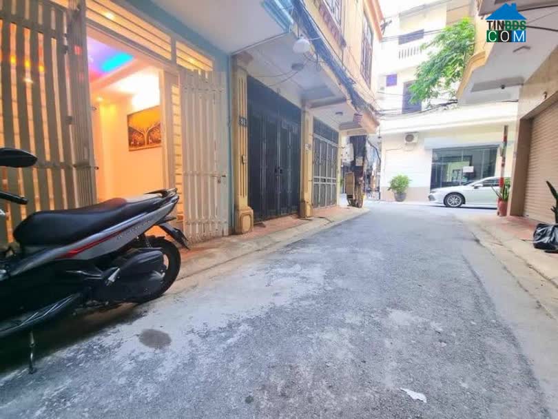 Ảnh Bán nhà Ngõ 105 Xuân La-28m2- Phân lô ô tô chạy vòng quanh-full nội thất -4,7 tỷ Tây Hồ. 0