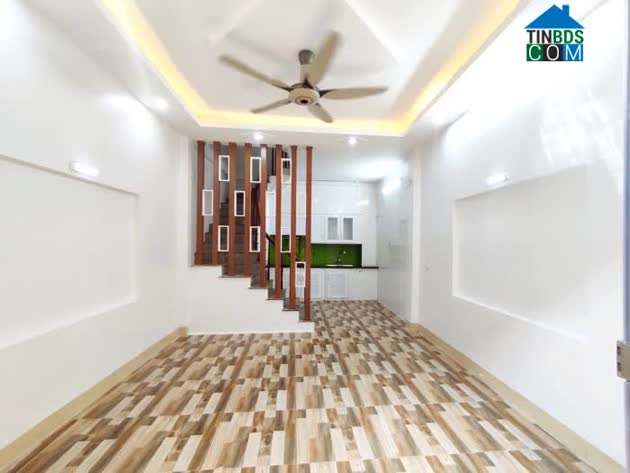 Ảnh bán nhà lĩnh nam hoàng mai DT 33 m2 , 5 tầng giá hơn 3 tỷ ô tô đỗ cửa 0