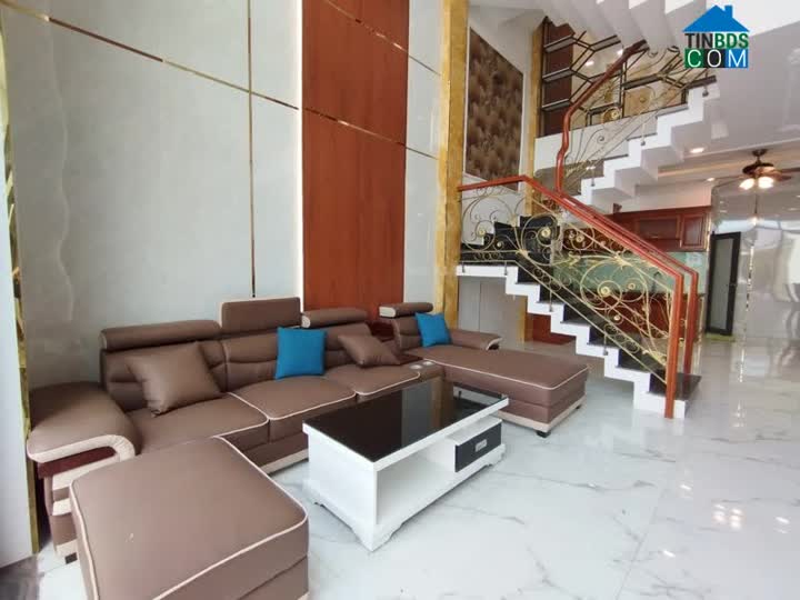 Ảnh Bán nhà mới ở ngay hẻm xe tải,DT 90m ngang 5 MT đường số 8 HIệp Bình Phước 0