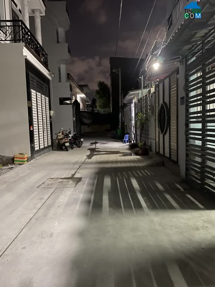 Ảnh Nhà hẻm 704 Hương Lộ 2, dt 4.3x21, 2 lầu. 4 phòng ngủ. Giá 5.7 tỷ thương lượng 0