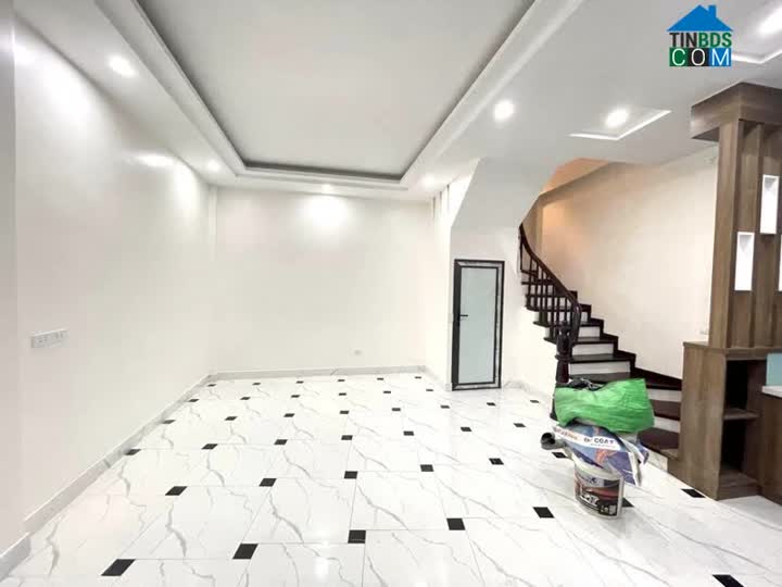 Ảnh Bán nhà ngõ 1194 Đường Láng, Đống Đa. DT 43m2. MT 5.6m. Nhỉnh 4 tỷ 0