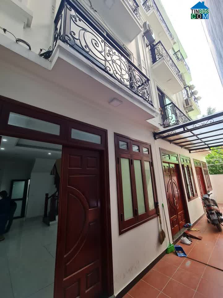 Ảnh Chỉ 3.x tỉ nhà 5 tầng đẹp lung linh.Gần KĐT Thạch Bàn,Gần Aeon,nhiều tiện ích. 0