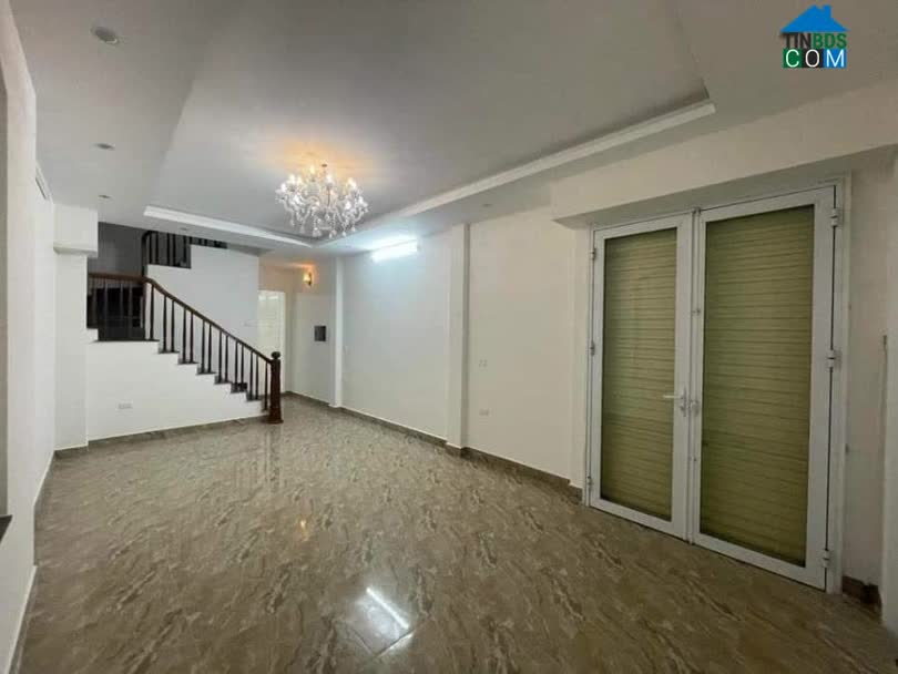 Ảnh Bán nhà ngõ Cự Lộc , hàng xóm Royal city , gần hồ , sát phố , nhà mới đẹp 0