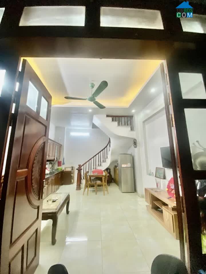 Ảnh Bán Nhà THượng Thanh LONG BIÊN gần Ô Tô chỉ hai tỷ chín tám 0