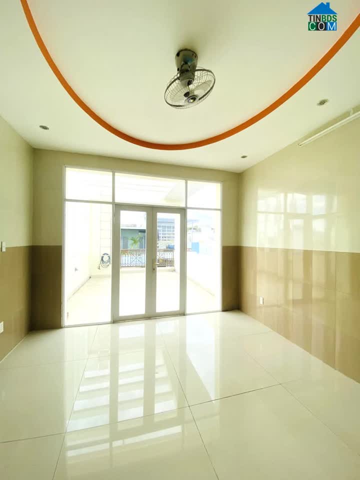 Ảnh Nhà Thống Nhất HXH đỗ cửa, khu kinh doanh Tân Phú 58m2, 4 Tầng, Chỉ 4 tỷ hơn. 0