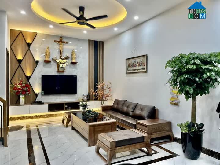 Ảnh Siêu Hiếm, Lạc Long Quân,Sân Rộng 10 Oto Cách Nhà 3m,Kd,8.3 Tỷ 0