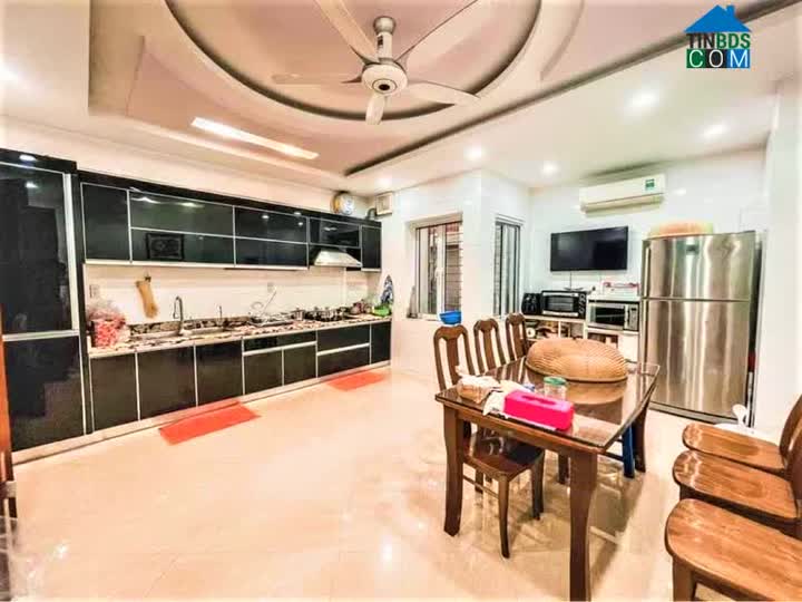 Ảnh Cửa sổ khắp nơi, rực sáng, 3 thoáng. Bán nhà Hoàng Quốc Việt 54m2*6T. MT5m. OTO. Nhích 6tỷ 0