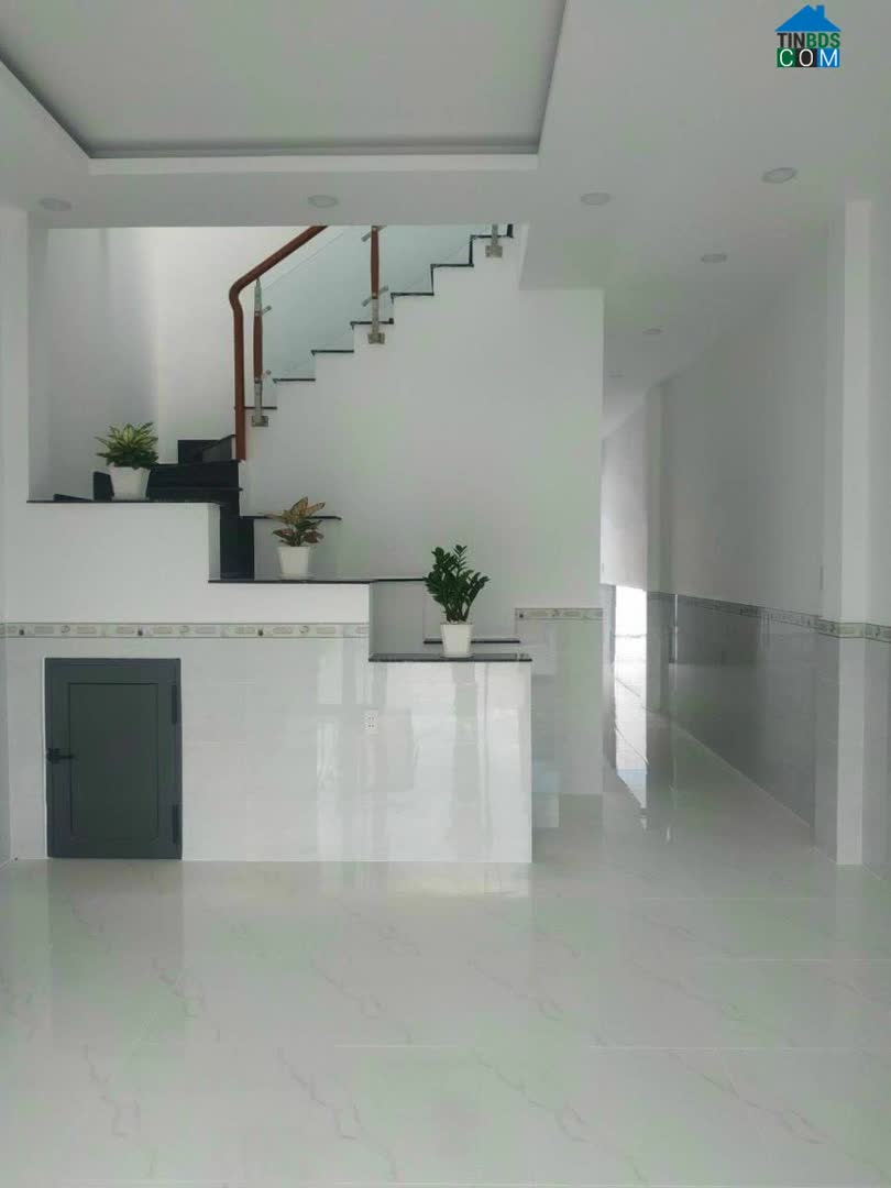 Ảnh Cần Tiền Gấp Nên Tôi Bán Căn Nhà Xây Để Ở Tại Hẻm 541 Tỉnh Lộ 10 Quận Bình Tân - Nhà Đẹp Kiên Cố... 0