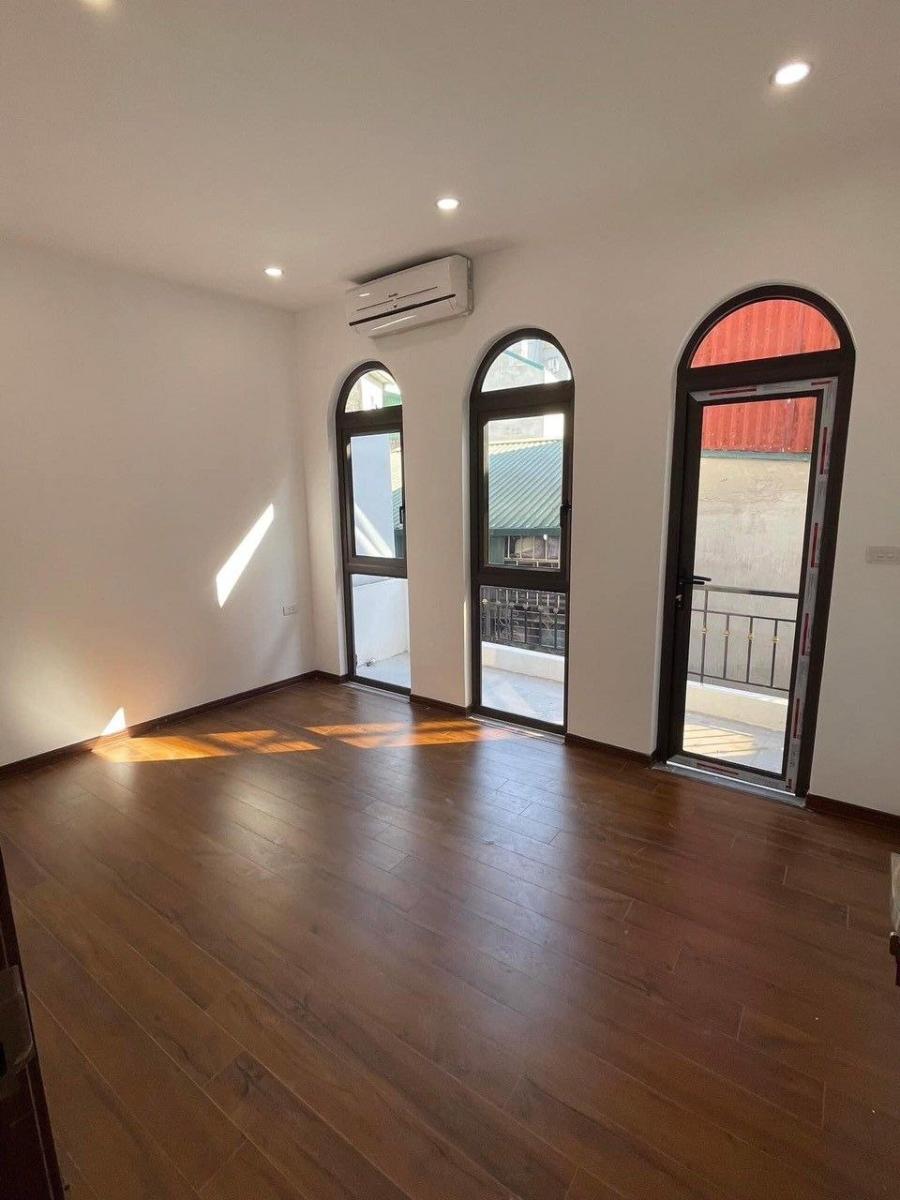 Ảnh Bán nhà Trần Quý Cáp 35m2 5 tầng 3.7tỷ Ô TÔ 0