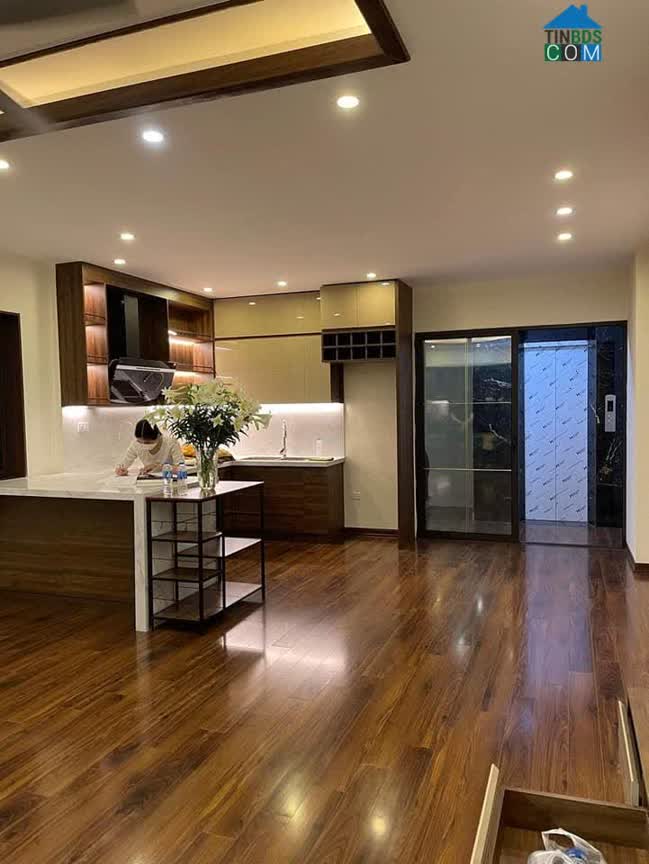 Ảnh Siêu phẩm Nguyễn Văn Cừ, lô góc, gara, oto tránh, thang máy, 56m2, MT 5m, 13.3 Tỷ có thương lượng 0