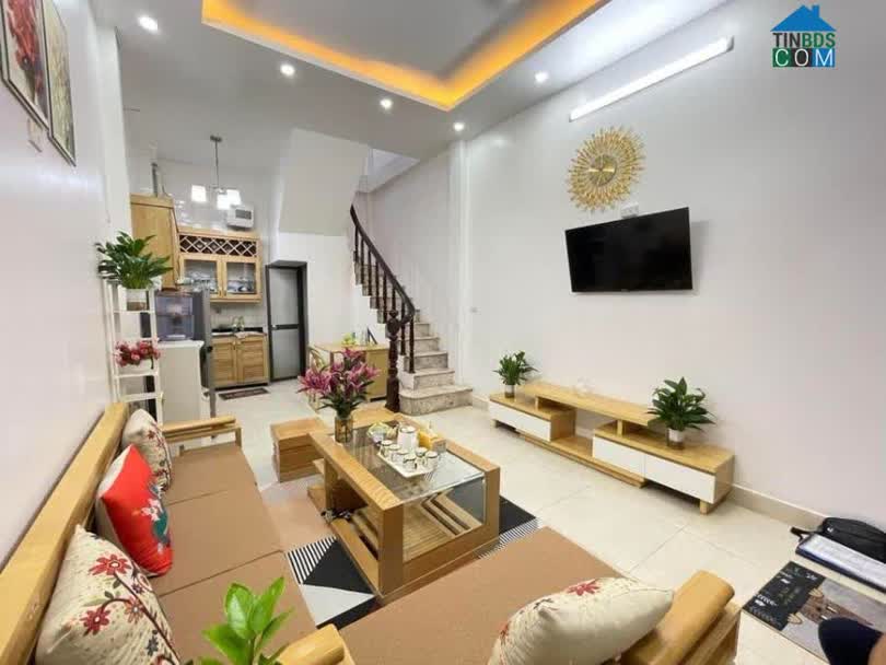 Ảnh Bán gấp nhà dân xây Lạc Long Quân, 36m, 5 tầng, nhà đẹp ở luôn, giá 5 tỷ. 0