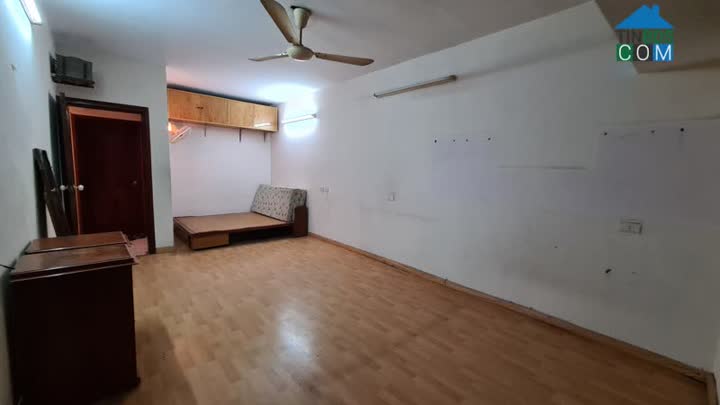 Ảnh Chính chủ cầnbán nhà tập thể phố Phương Mai, gần bệnh viện Bạch Mai, giá 3.2 tỷ 0