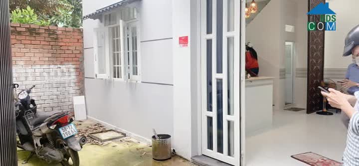 Ảnh Bán Nhà Lạc Long Quân Tân Bình HXH Sát Nhà 25M2 Nở Hậu Chỉ 2 tỷ 9 0