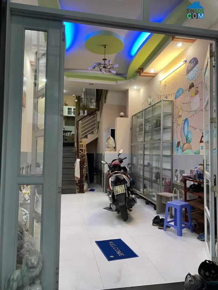 Ảnh Nhà 3 tầng, 4 PN Phạm Văn Bạch Tân Bình giá nhĩnh 4 tỷ 0