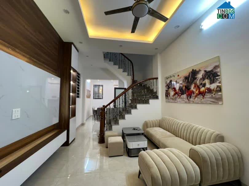 Ảnh Bán nhà Phố Nguyên Hồng 36m, 5 tầng, mt 4m, Nhà Đẹp ở luôn, giá 6 Tỷ8 0