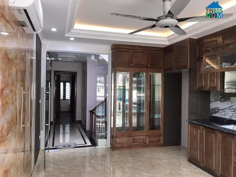 Ảnh Bán nhà Hoàng Văn Thái PL DT:76M X7T MT: 5M tháng máy Đường ô tô tải giá chỉ:11 tỷ LH 0975172888 0