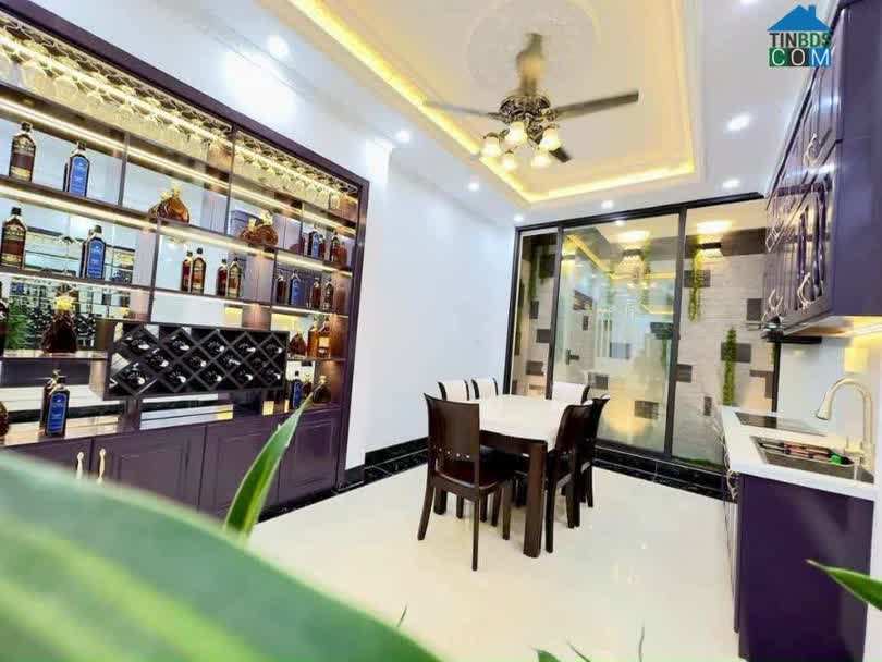 Ảnh Bán nhà ngõ 28 Nguyên Hồng kinh doanh sầm uất, 3 ô tô tránh, vỉa hè đánh Golf 0