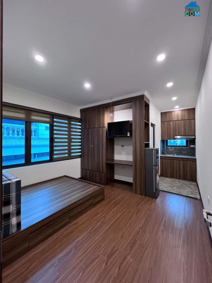 Ảnh Bán nhà CCMN Cầu Giấy,thang máy,2 thoáng,70m,7T,7.2m giá chỉ 9.5 tỷ LH Hải CG 0966866250 0