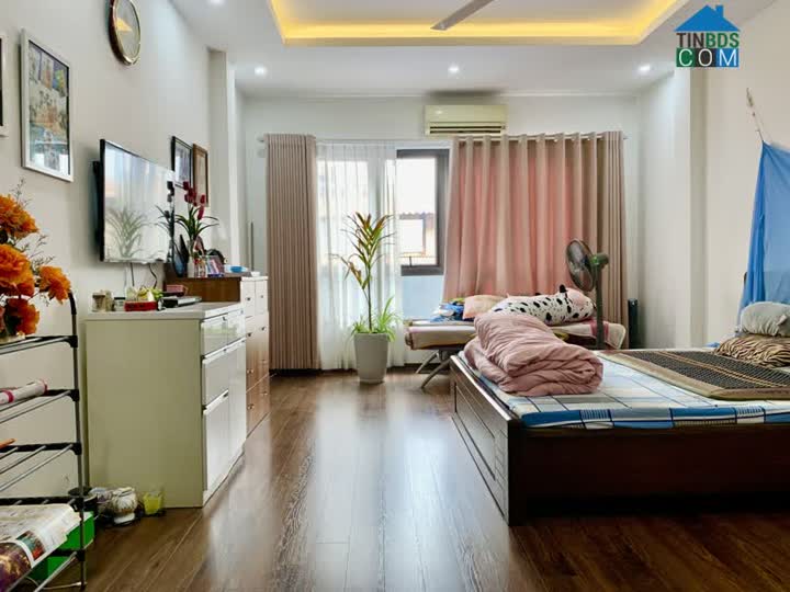 Ảnh Nhà 5 tầng Phố Hào Nam, mới cứng, đường thông, 42m2, mặt tiền 4.2m 0