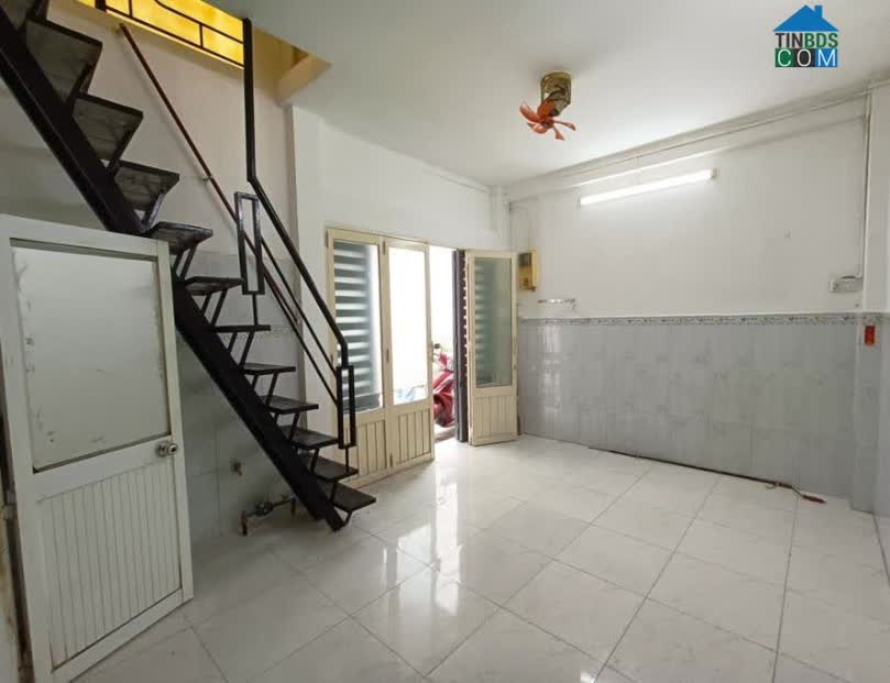 Ảnh Nhà đẹp, nhỏ xinh Lạc Long Quân, P10 Tân Bình, 3 tầng, 1 tỷ 63 bớt lộc 0