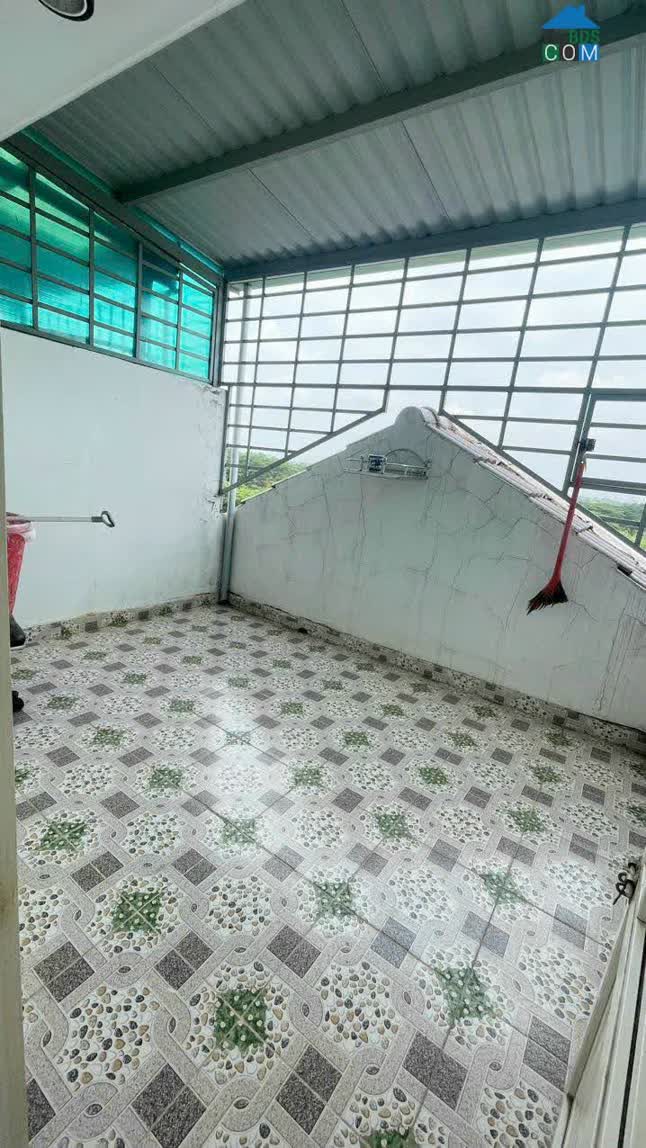 Ảnh Bán nhà nhà vừa có sân để xe hơi riêng - diện tích lớn - giá cực rẻ, tại trung tâm nhà bè 0