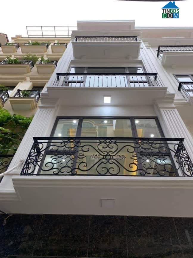 Ảnh Bán nhà đẹp phân lô Cầu Giấy,gần phố,45m,4T,giá 5.9 tỷ LH Hải CG 0966866250 0