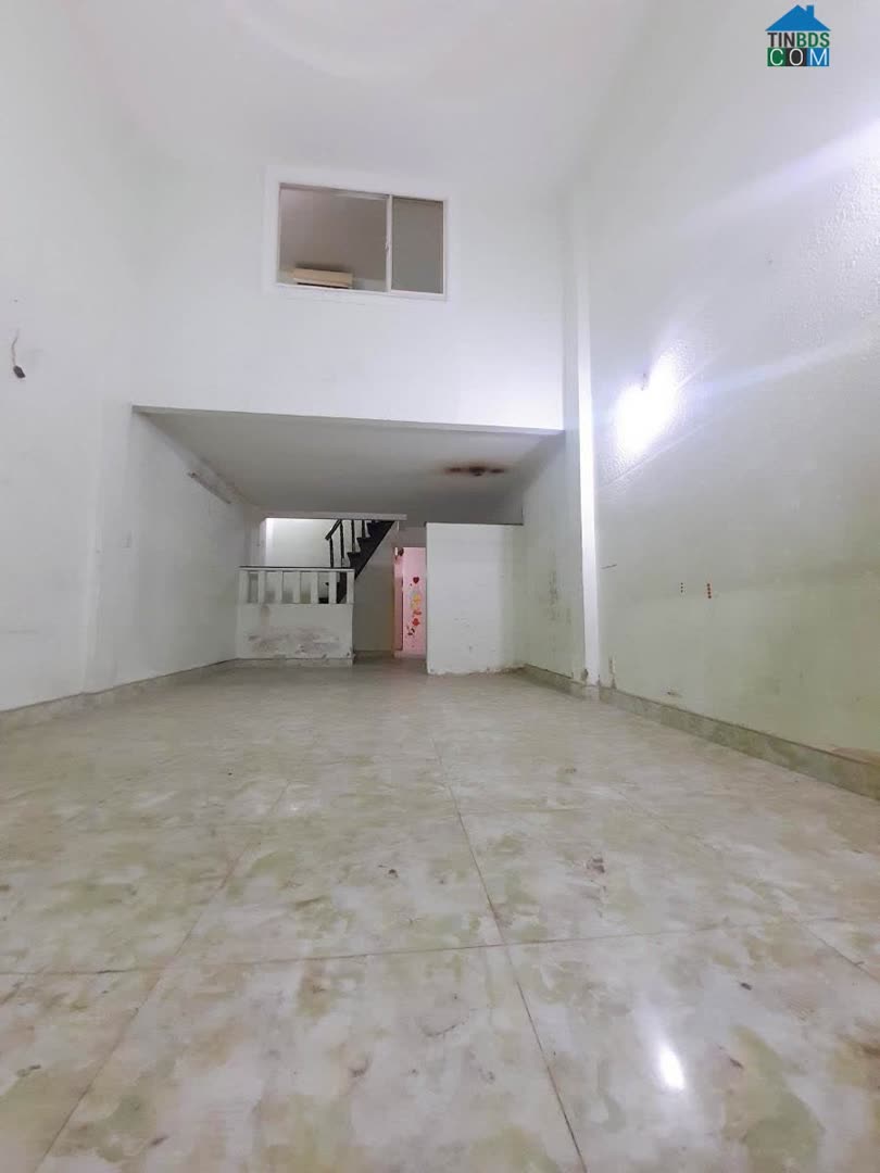 Ảnh Nhà mặt tiền kinh doanh 5m, gần Sacombank Lạc Long Quân. 6.5 tỷ 0