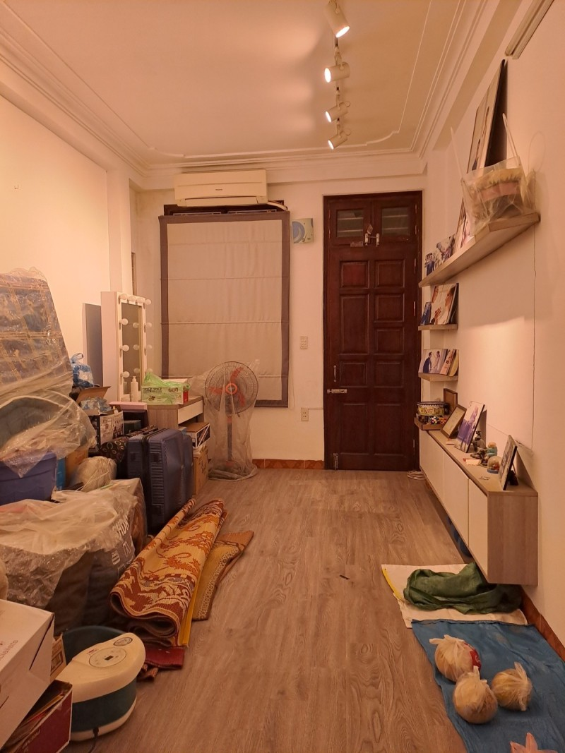 Ảnh Bán nhanh nhà phố Đê La Thành 40m2, 5 tầng, 4MT chỉ 4 tỷ 0