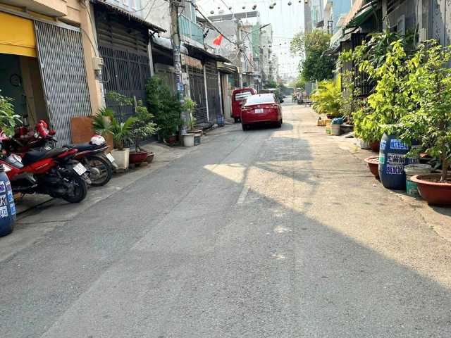 Ảnh Bán nhà Đường Cây Cám, Bình Tân, 4x8m, 1 trệt 1 lầu, hẻm xe hơi, giá 2.2 tỷ 0