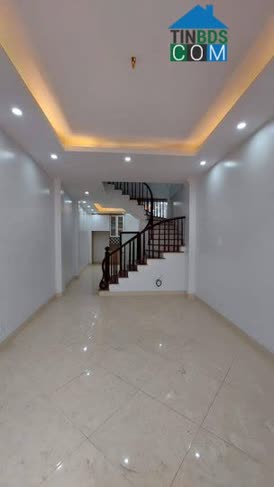 Ảnh Bán nhà Tô Vĩnh Diện - lô góc - Ngõ thông - 3 gác đua - 10M ra phố - ô tô - 59m*4T*4,82 tỷ. 0