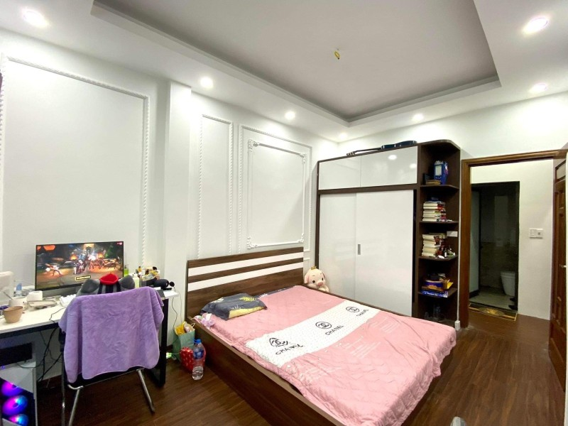 Ảnh Chủ bán gấp nhà phố Nguyễn Chí Thanh 45m2, 4 tầng, 4MT chỉ 5 tỷ 0