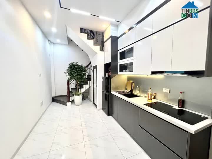 Ảnh 2 nhà ra ô tô, đẹp ở ngay bán nhà Phương Mai, Đống Đa 0