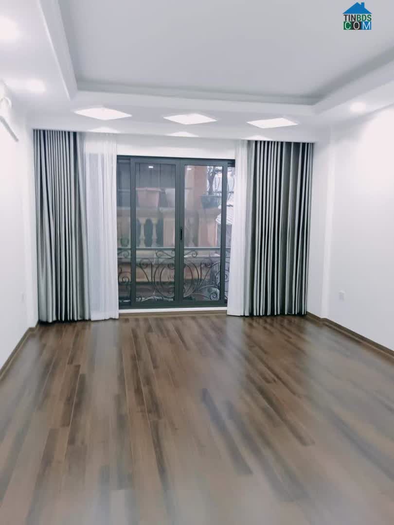 Ảnh Nhà dân xây, cách phố 15m, ở luôn, bán nhà Phương Mai 0