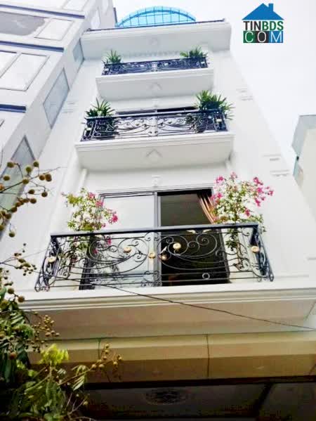 Ảnh Bán gấp nhà Phố Chùa Láng, Đống Đa 2 thoáng, Ô tô tránh, Gần Hồ 61m² 4 tầng MT 4,2m 10.5 tỷ. 0