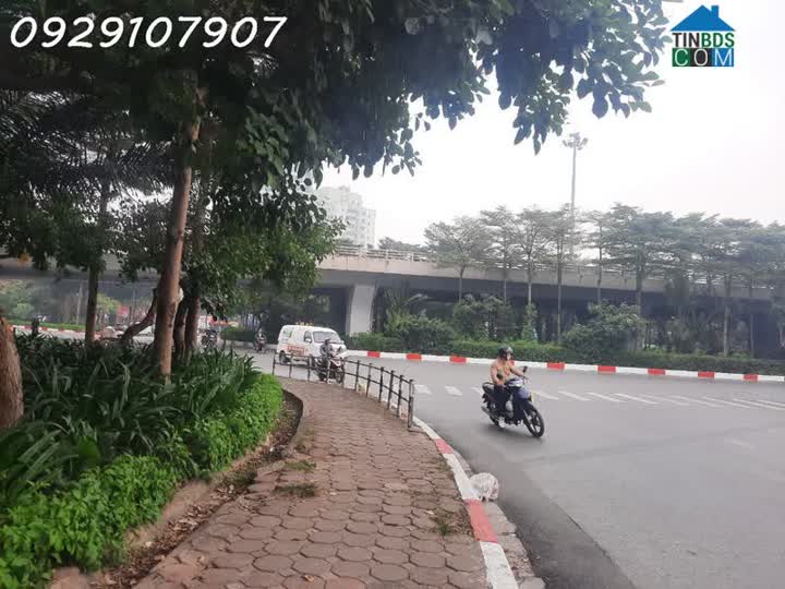 Ảnh Bán Gấp Nhà Phố Hoàng Quốc Viêt, DT 70M2 ,5 Tầng, MT 4,5m, Cách Ô Tô 10m. Giao Thông Thuận Tiện... 0